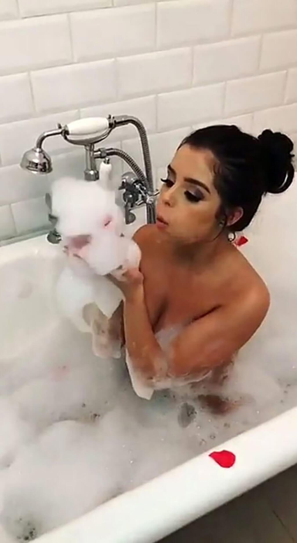 Demi Rose Mawby Nude