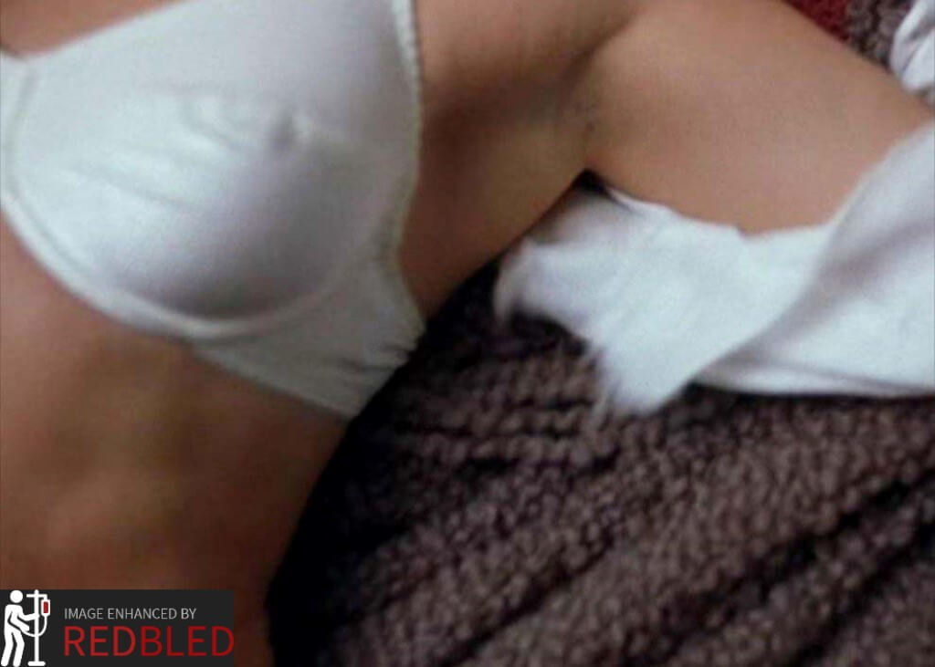 Linda Cardellini Nip