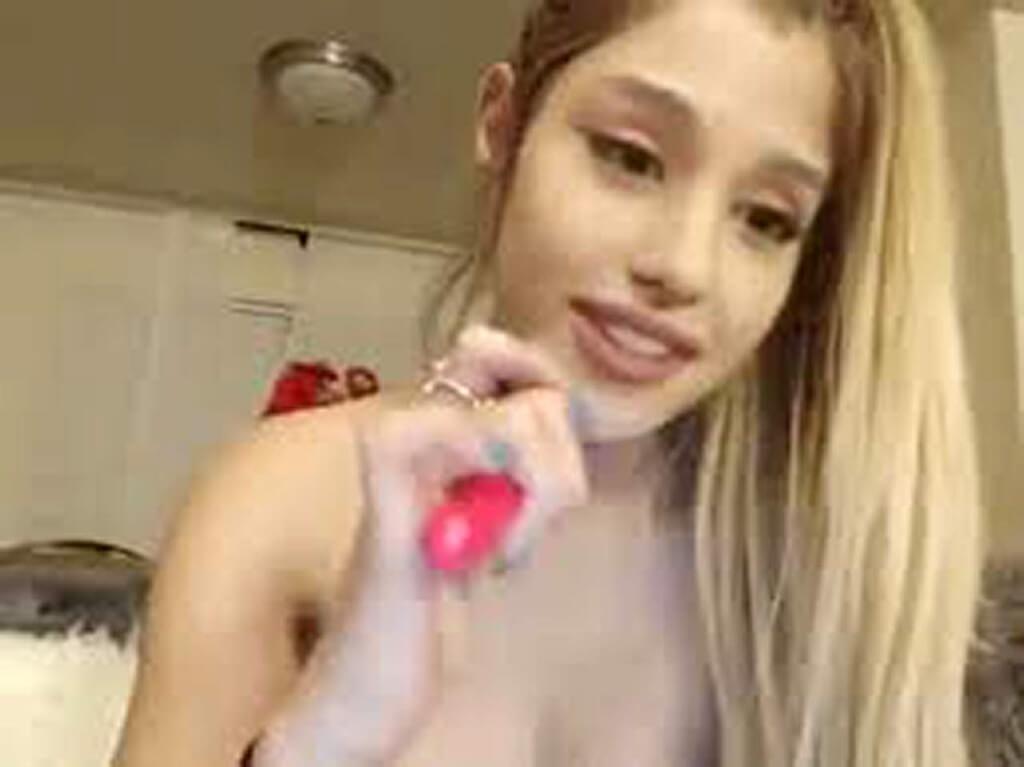 Ariana Grande Nude