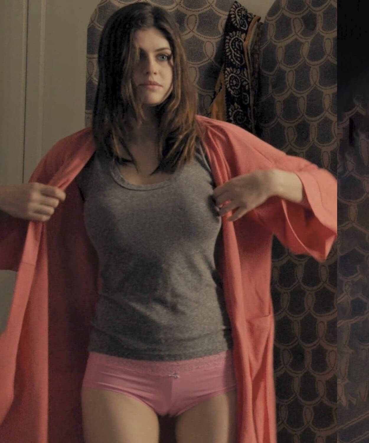 Alexandra Daddario Cameltoe