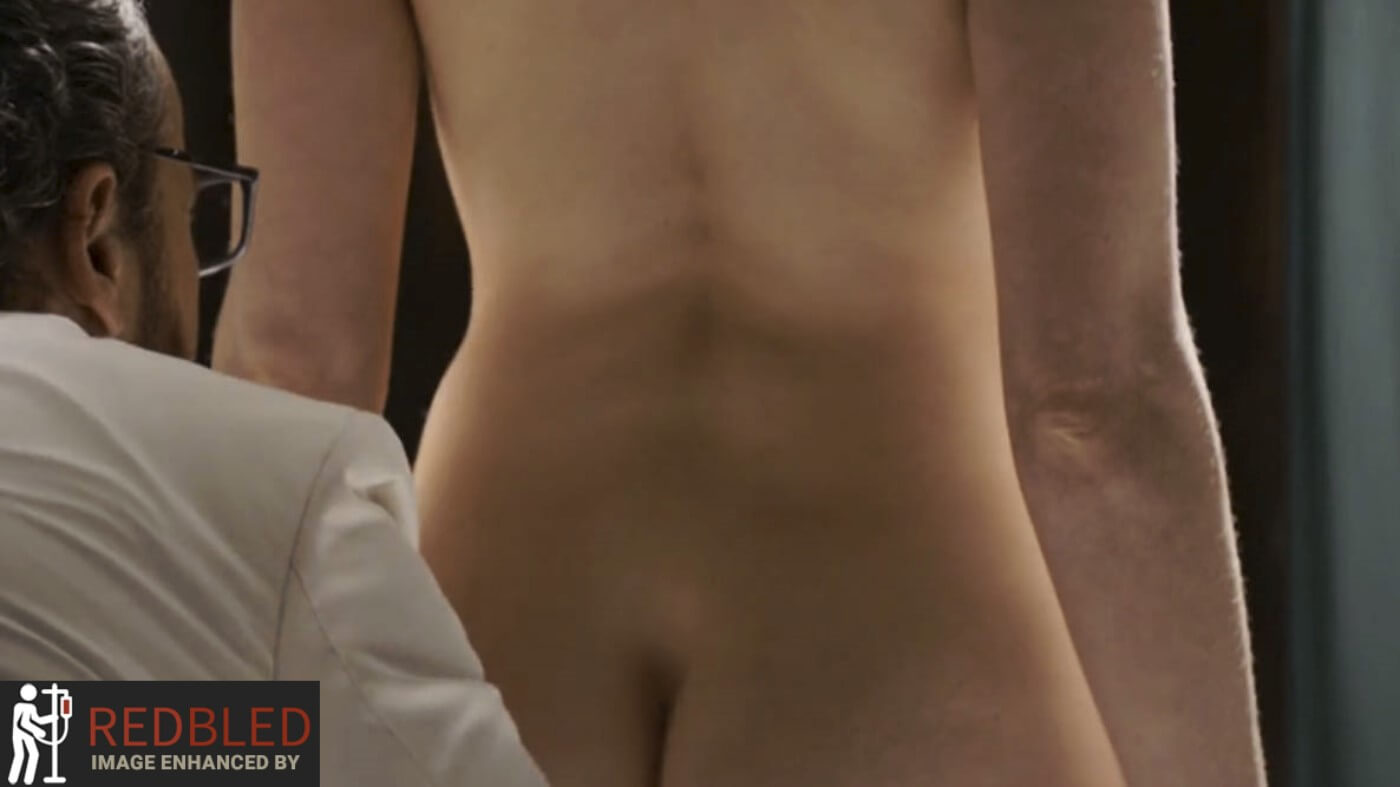 Anne Hathaway Ass